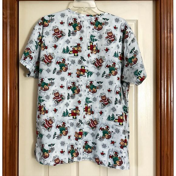 Scrub Wear Winter Ice-Skating Bears Print Scrub Top Size Large - Picture 3 of 4